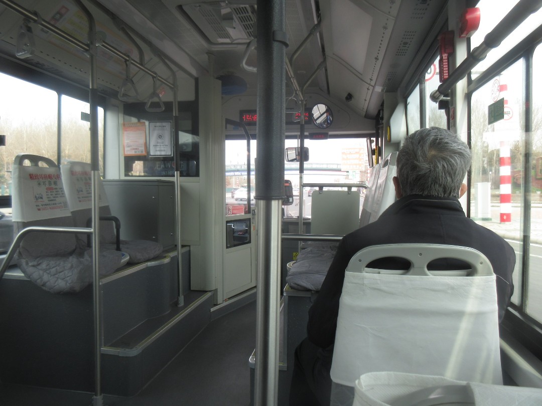 1 杩欎釜鏃堕棿娈碉紝杞︿笂涔樺?寰堝皯.JPG