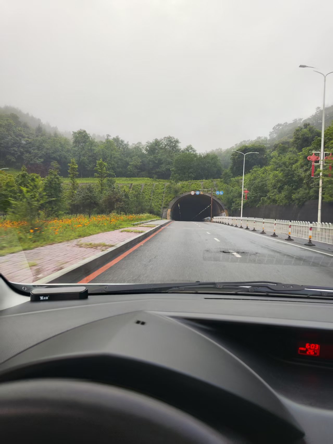 路上风景.jpg